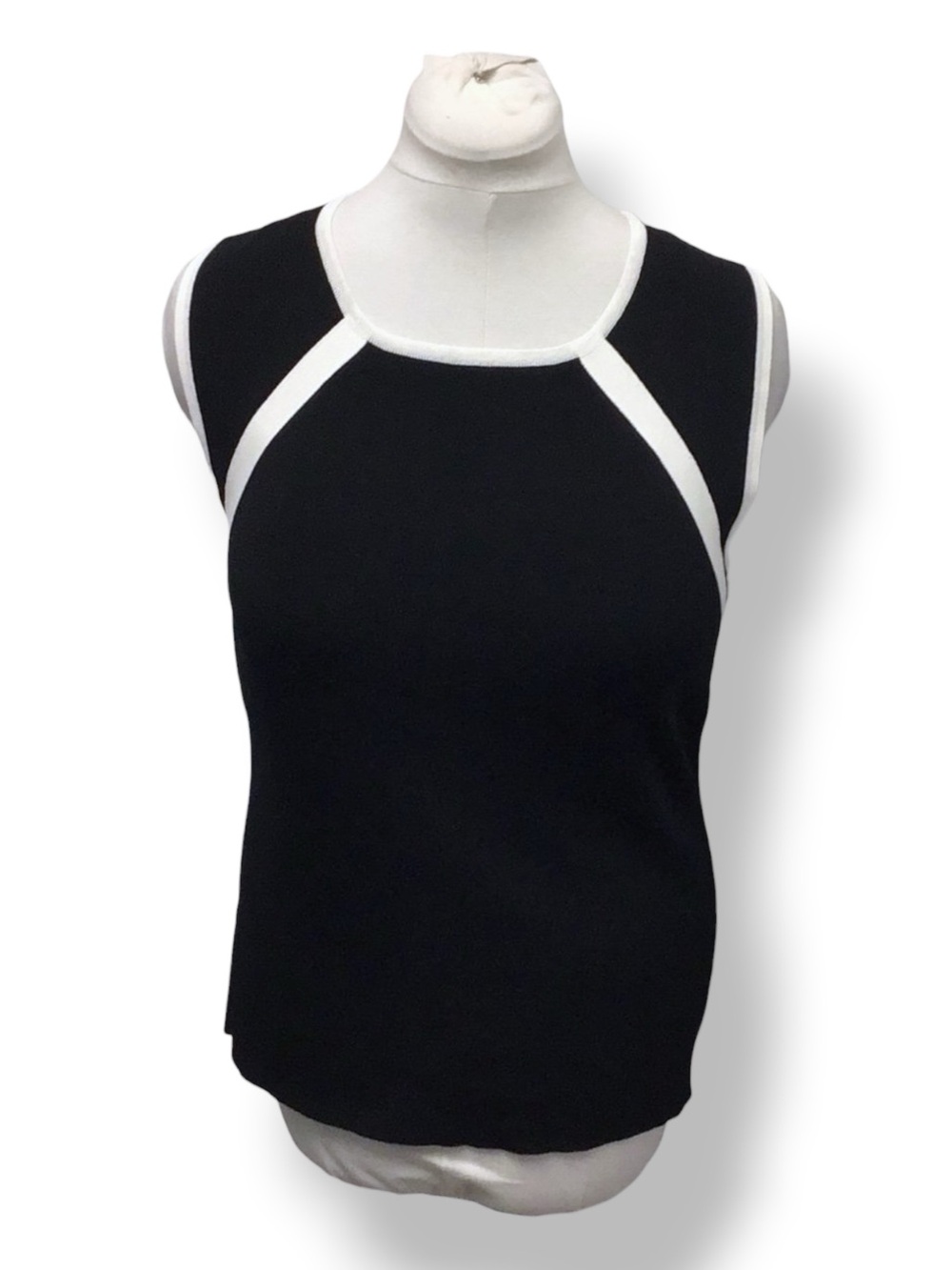 Linda Mathews Women’s Sleeveless Lightweight Knit Sweater Top Black/White XL